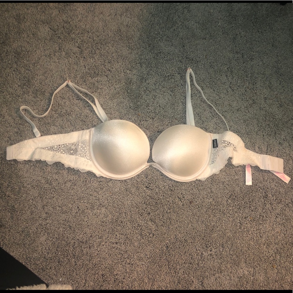 NWOT VS Pink BRA ‼️